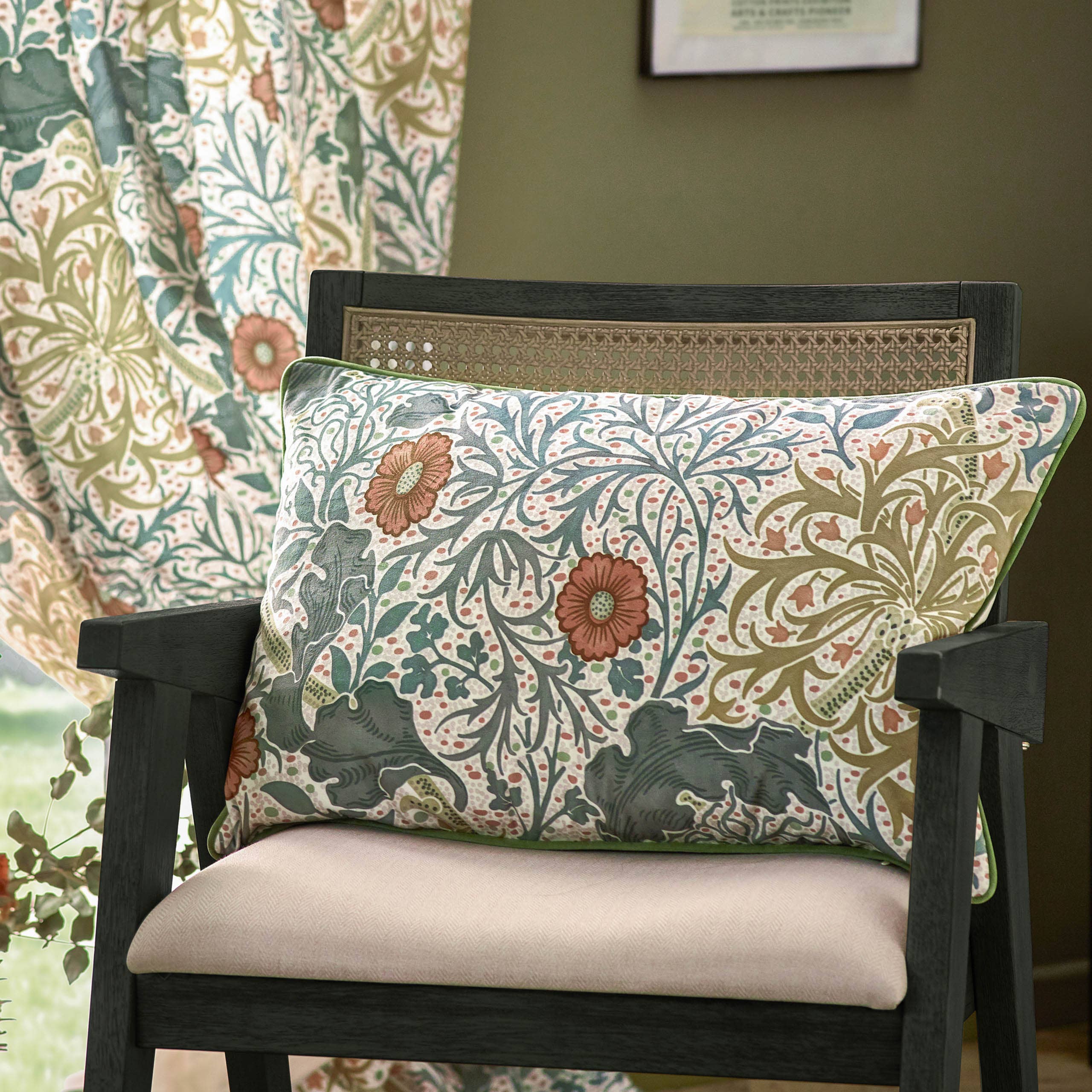 Seaweed Printed Velvet Cushion Stone / Sunflower (40 x 60 cm)
