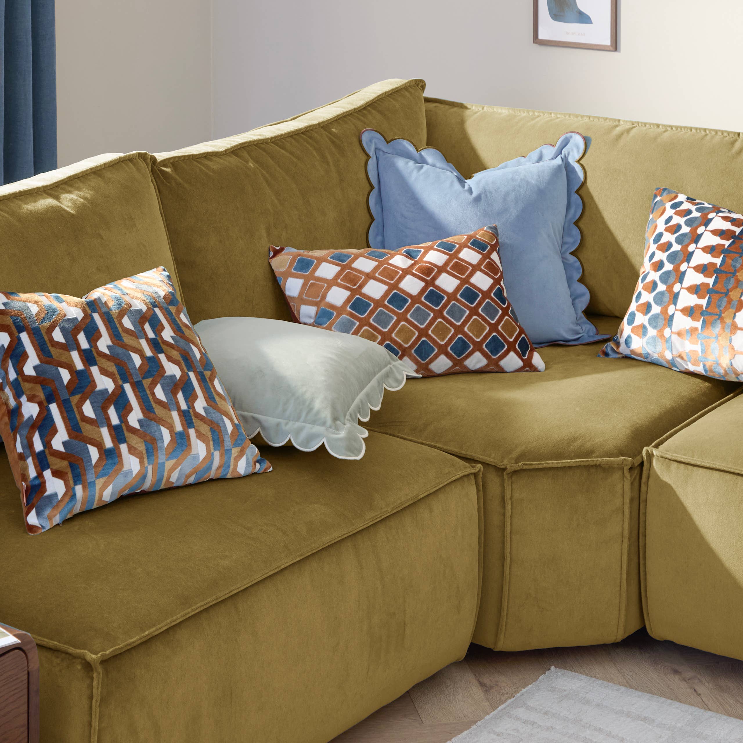 Metro Diamond Velvet Cushion Ginger (40 x 60 cm)